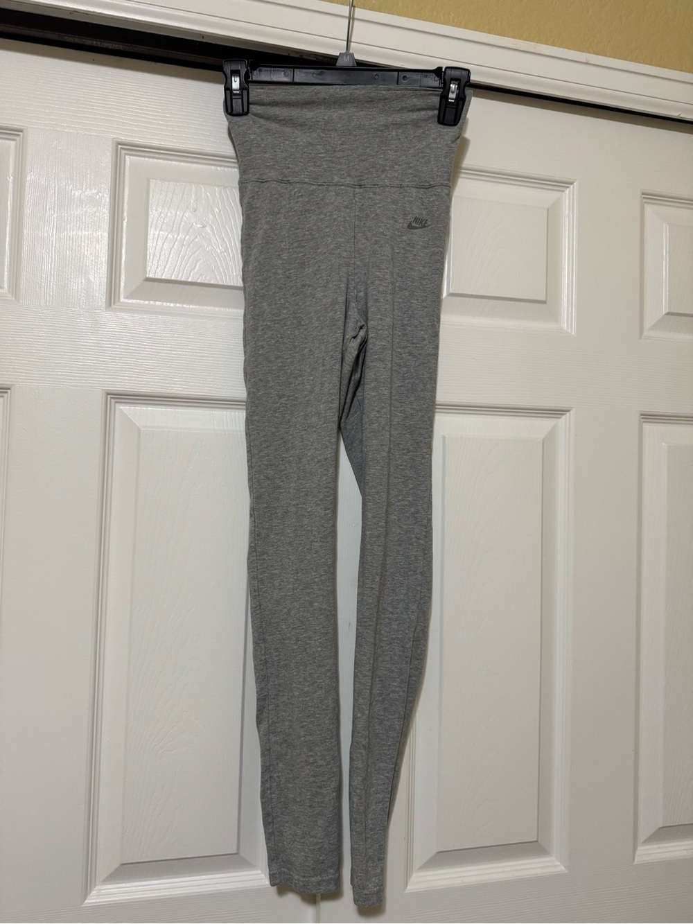 Nike Women’s Grey High-Waist Leggings